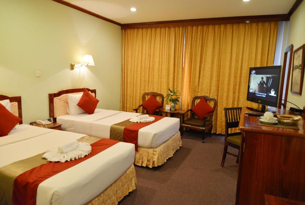 TV a/nebo společenská místnost v ubytování Angkor Hotel