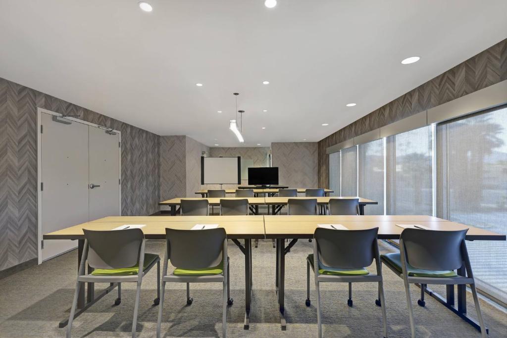 Konferenční prostory v ubytování SpringHill Suites by Marriott Palm Desert