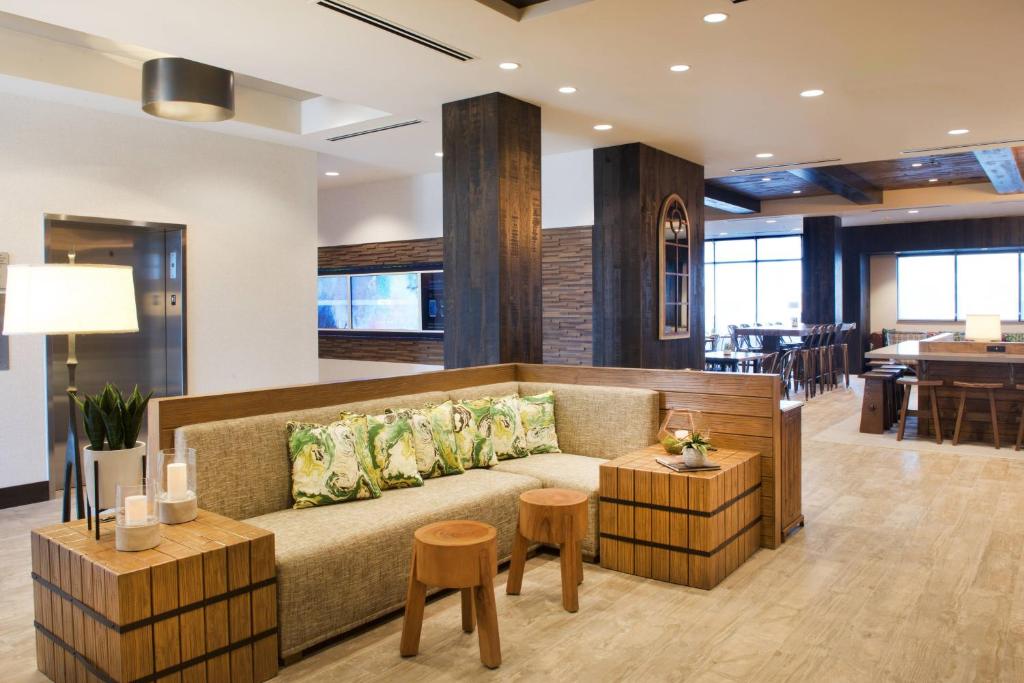 Posezení v ubytování SpringHill Suites by Marriott Bend