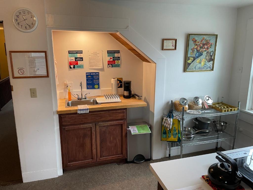 Portland International Guesthouse photo