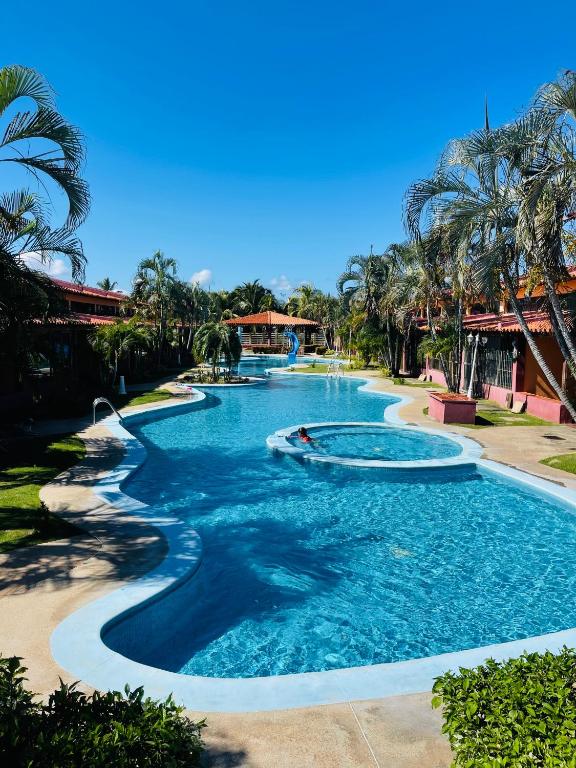 Cómodo town-house con piscina