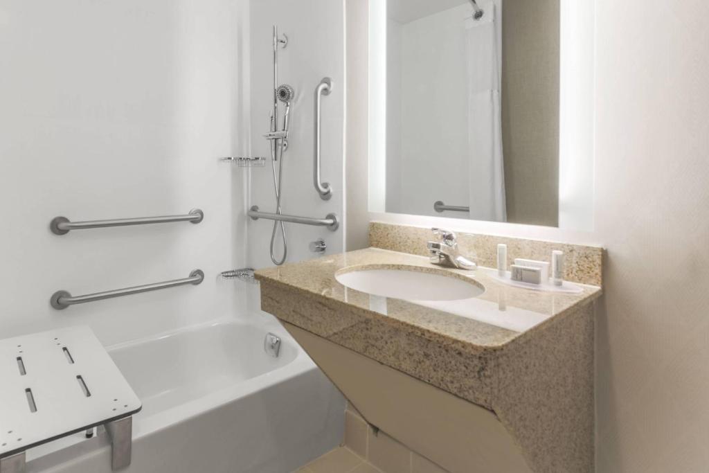 Koupelna v ubytování SpringHill Suites by Marriott Austin Parmer/Tech Ridge