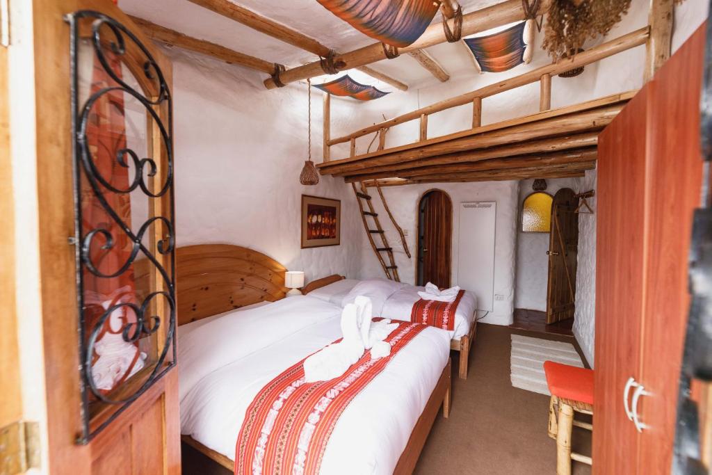 Hostal Madre Tierra - Basic Triple Room