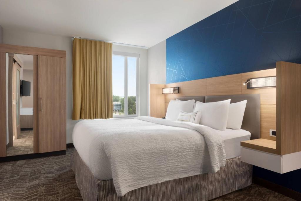 SpringHill Suites by Marriott Milwaukee West/Wauwatosa photo