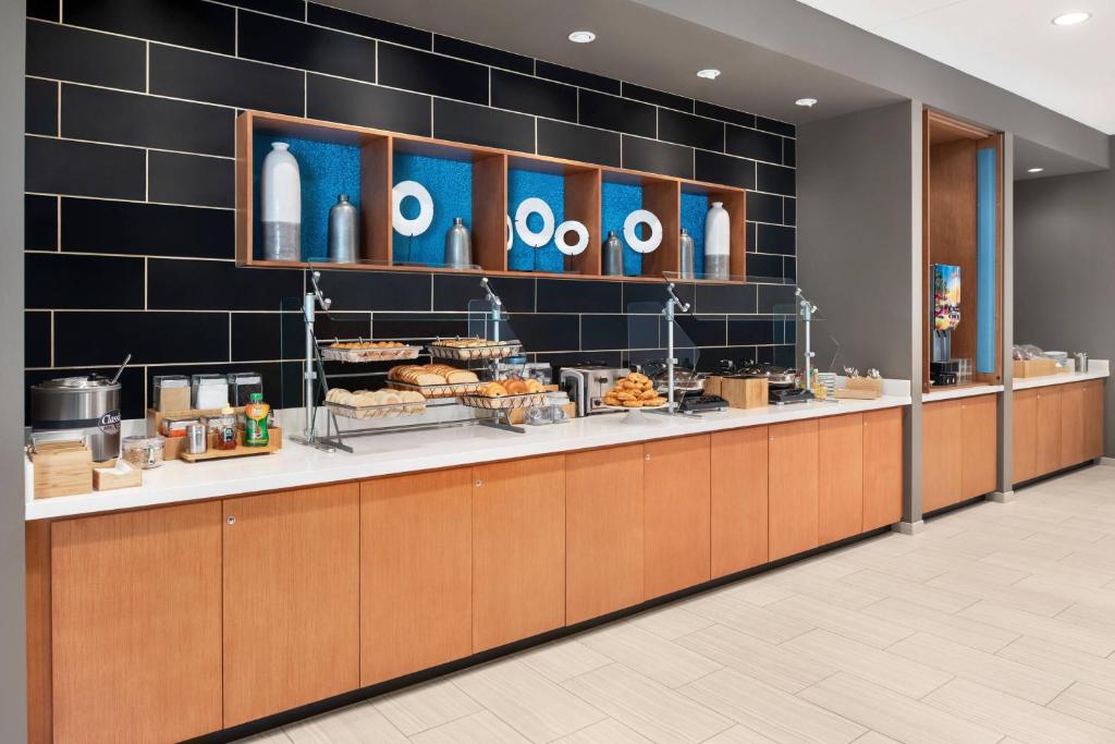 SpringHill Suites by Marriott Milwaukee West/Wauwatosa photo