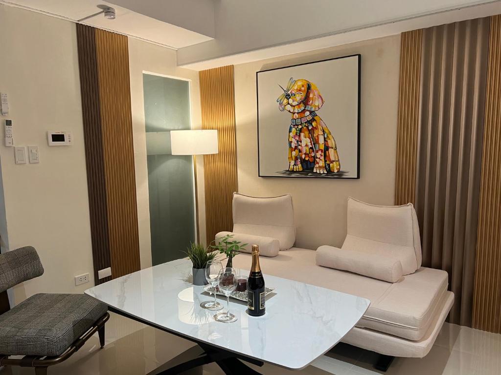 Photo inspiration: Gallery Detail: Luxurious European Style Penthouse Modern Apart Ment Cross City Of