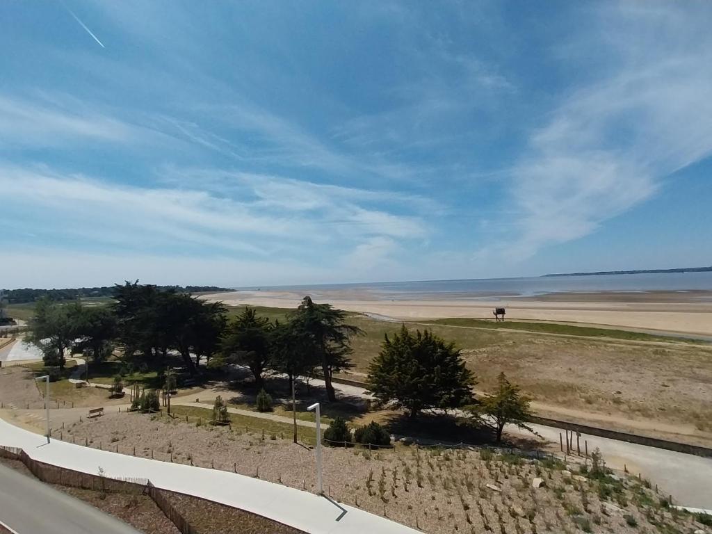Fotografia z galérie ubytovania Appartement neuf face mer avec balcon - Saint Brevin les Pins, à 50m de la plage et centre-ville - FR-1-364-140 v destinácii Saint-Brévin-les-Pins