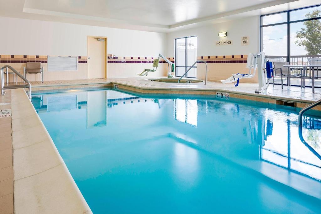 Bazén v ubytování SpringHill Suites by Marriott Cheyenne nebo v jeho okolí