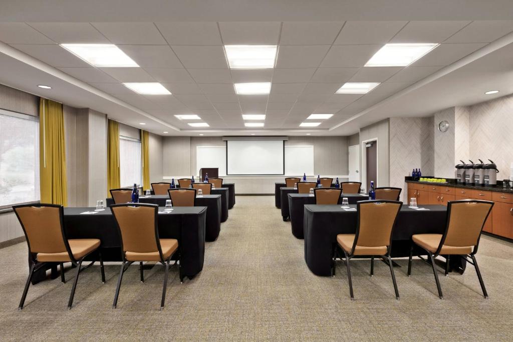 SpringHill Suites Dulles Airport photo