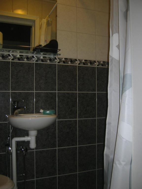 Koupelna v ubytování Rauhanlaakson huoneistot