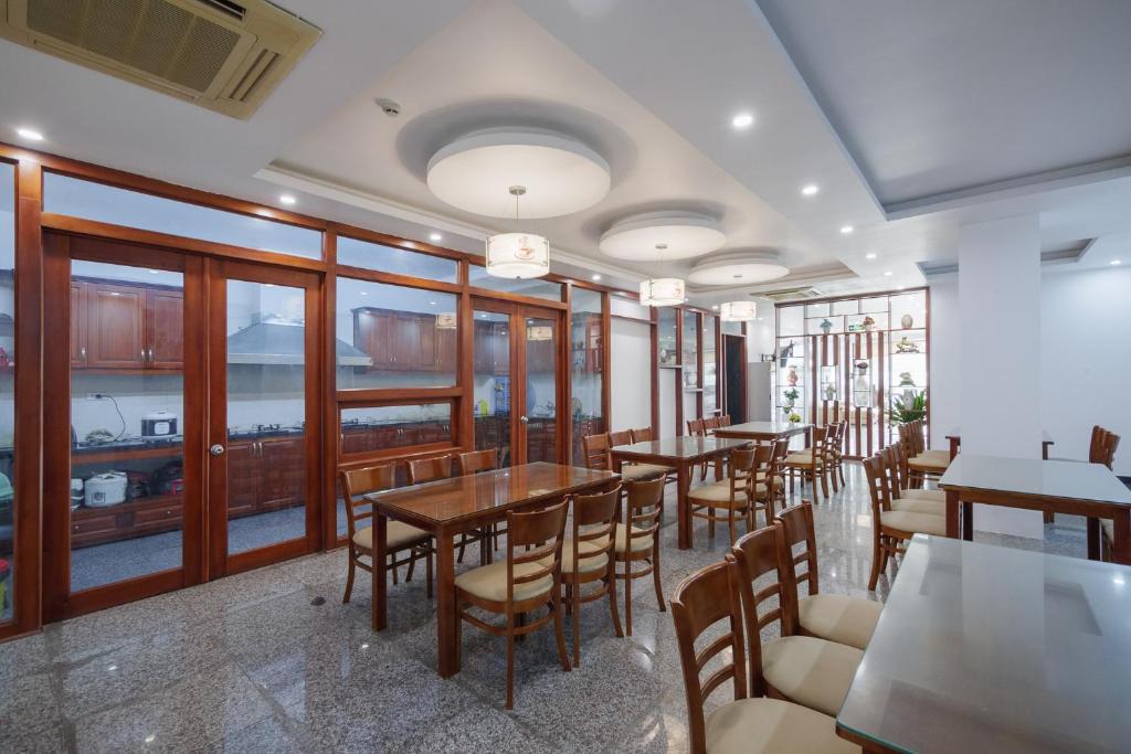 Posezení v ubytování Ngan Ha Hotel Long Bien