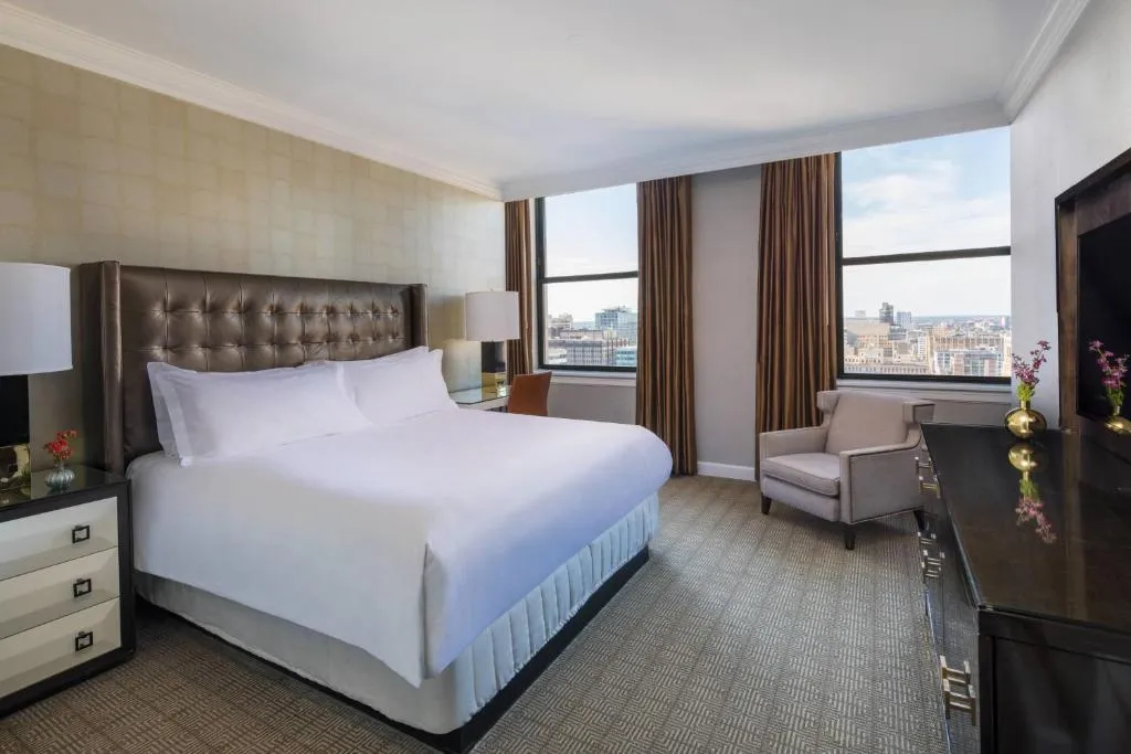 One-Bedroom Club Suite - Club Lounge Access