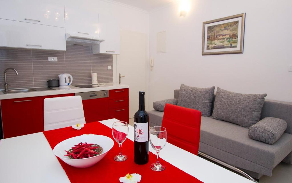 Kuchyňa alebo kuchynka v ubytovaní Apartment Sabioncello