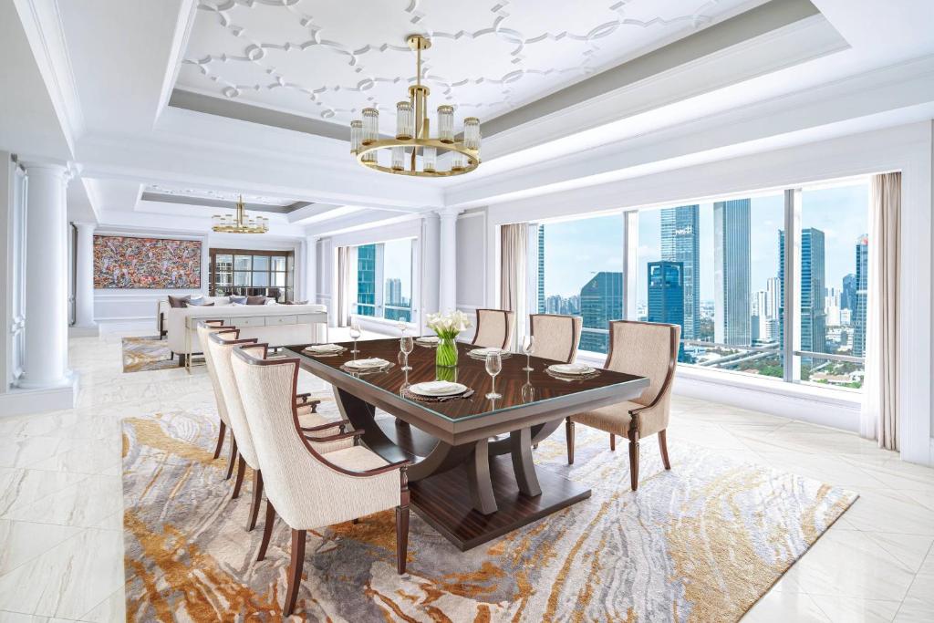 Area soggiorno di The Ritz-Carlton Jakarta, Mega Kuningan