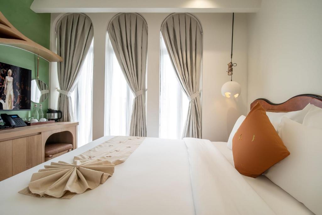 Superior Double City View Room with Once-time minibar
