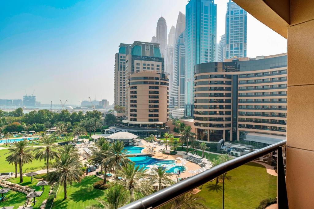 Bazén v ubytování Le Royal Meridien Beach Resort & Spa Dubai nebo v jeho okolí