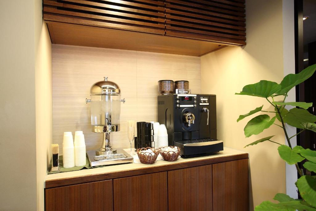 Příslušenství pro přípravu čaje a kávy v ubytování Hotel Gracery Tokyo Tamachi