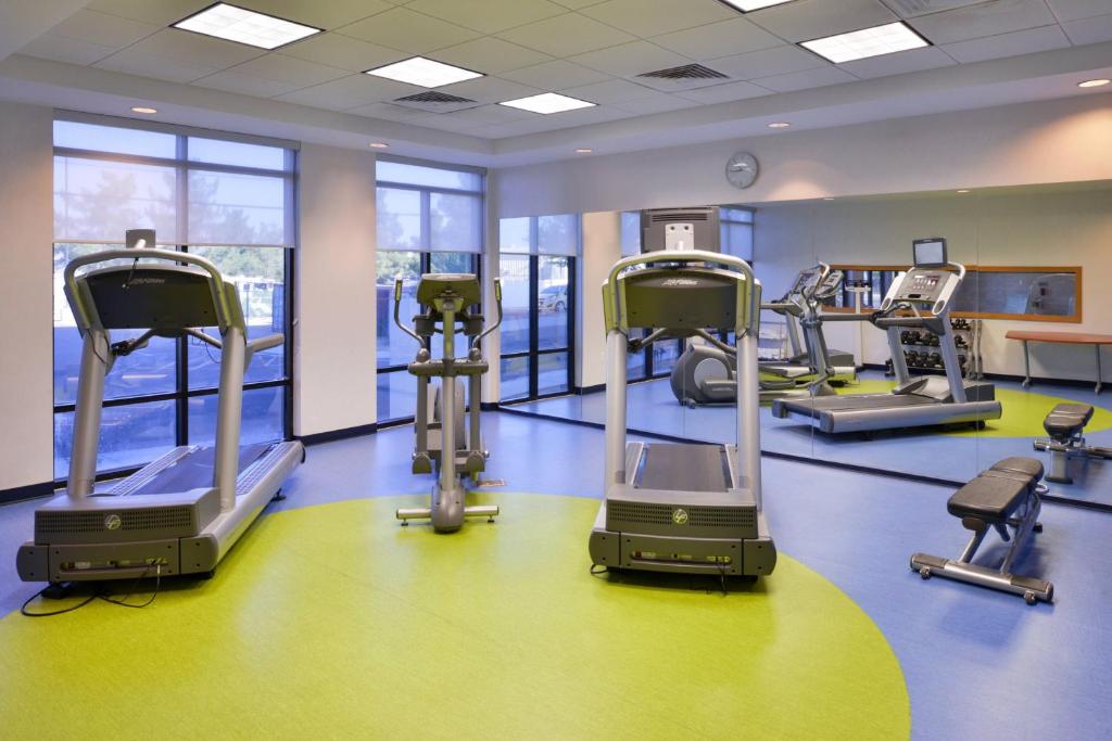 Fitness centrum a/nebo fitness zařízení v ubytování SpringHill Suites Kingman Route 66