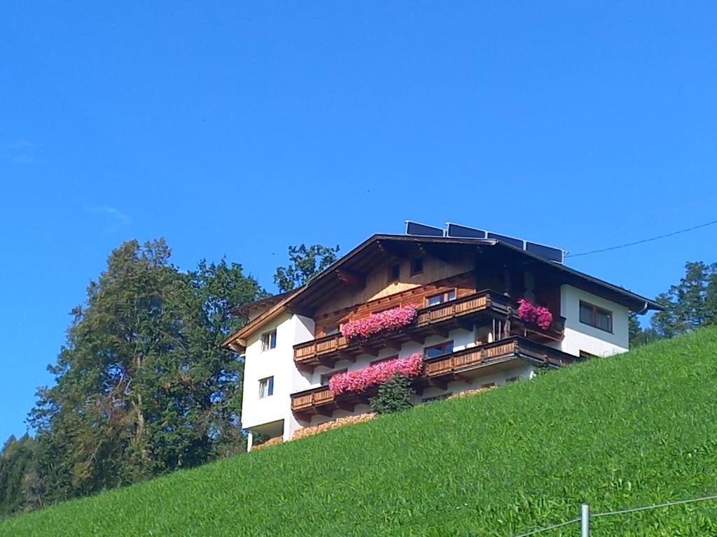 Budova, v ktorej sa apartmán nachádza