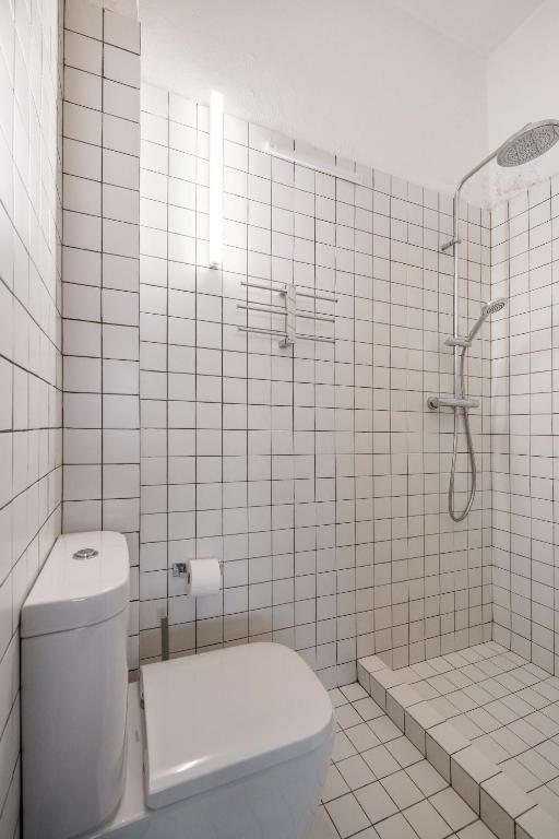 Kúpeľňa v ubytovaní Luxury private Villa 25m Pool, Gym, 200m to Beach