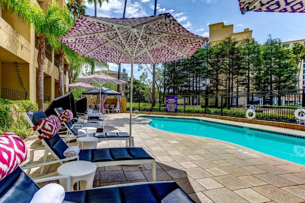 Avenue of the Arts Costa Mesa, a Tribute Portfolio Hotel photo
