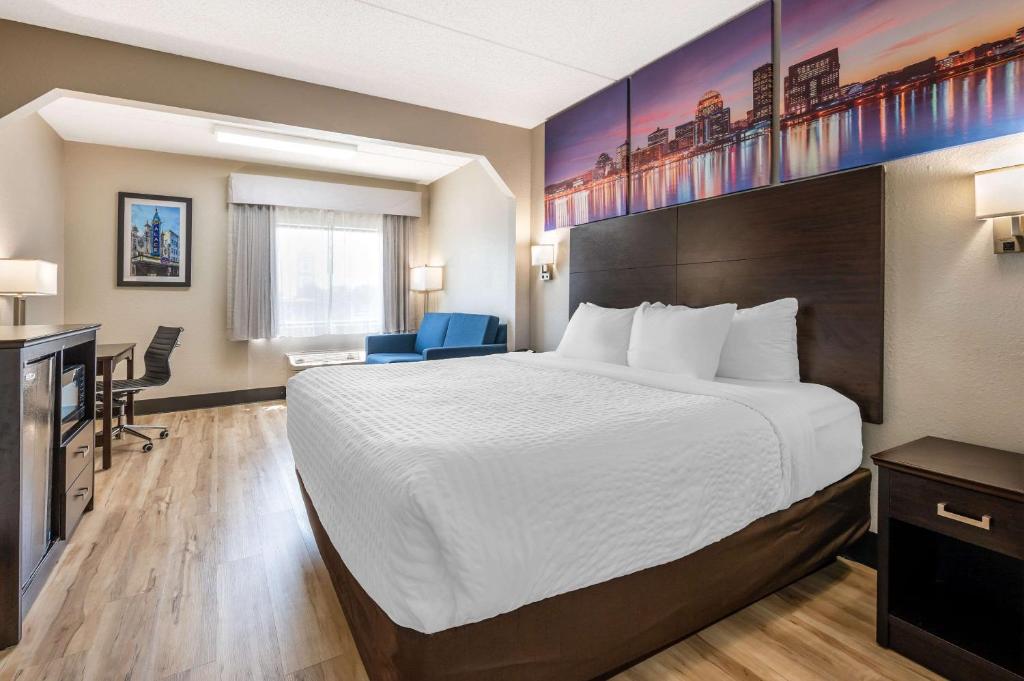 Clarion Pointe Louisville East - Superior King Room - Niet -roken