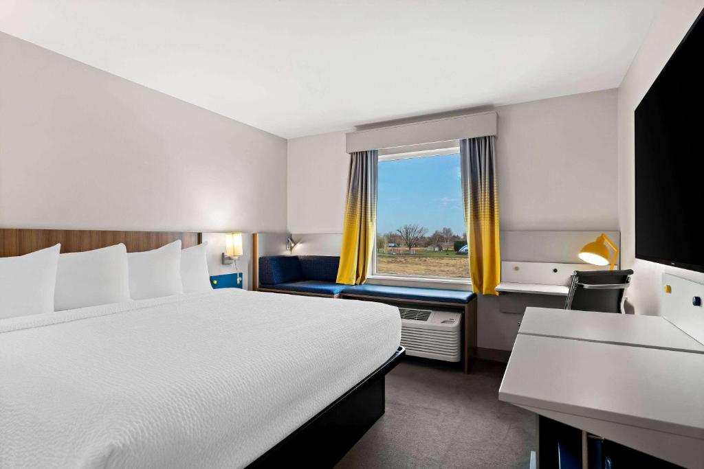 Postel nebo postele na pokoji v ubytování Holiday Inn Express & Suites George - Quincy South by IHG