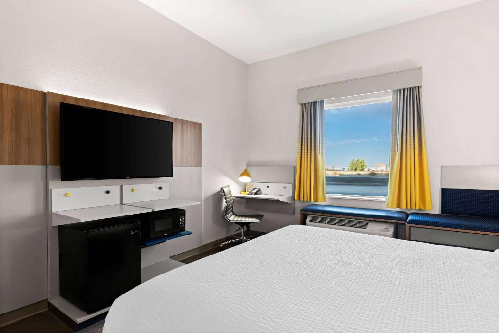 Postel nebo postele na pokoji v ubytování Holiday Inn Express & Suites George - Quincy South by IHG
