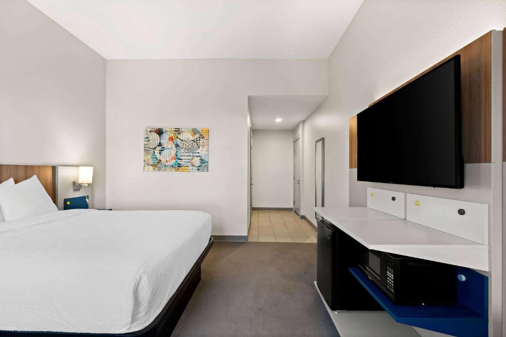 Postel nebo postele na pokoji v ubytování Holiday Inn Express & Suites George - Quincy South by IHG