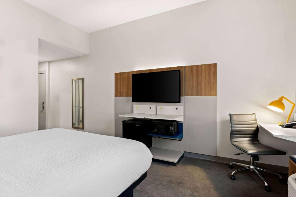 Postel nebo postele na pokoji v ubytování Holiday Inn Express & Suites George - Quincy South by IHG