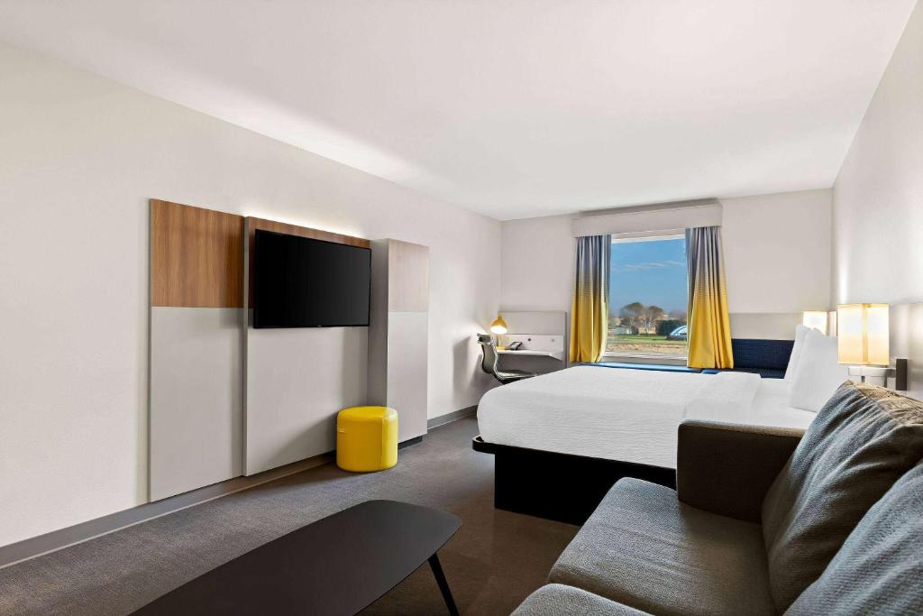 Postel nebo postele na pokoji v ubytování Holiday Inn Express & Suites George - Quincy South by IHG