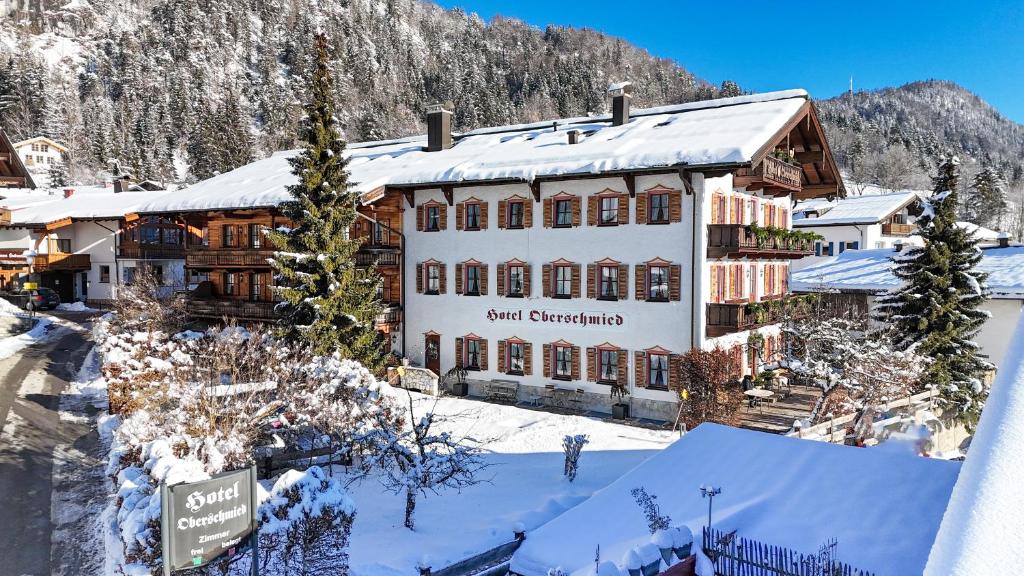 Nespecifikovaný výhled na hory nebo výhled na hory při pohledu z hotelu