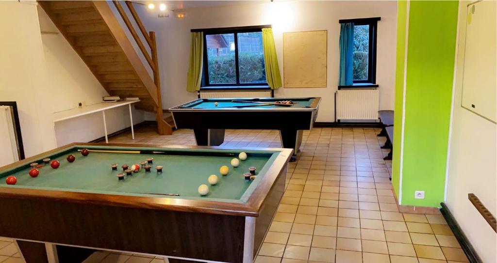 Biliár nebo kulečník v ubytování Gîte du sanglier