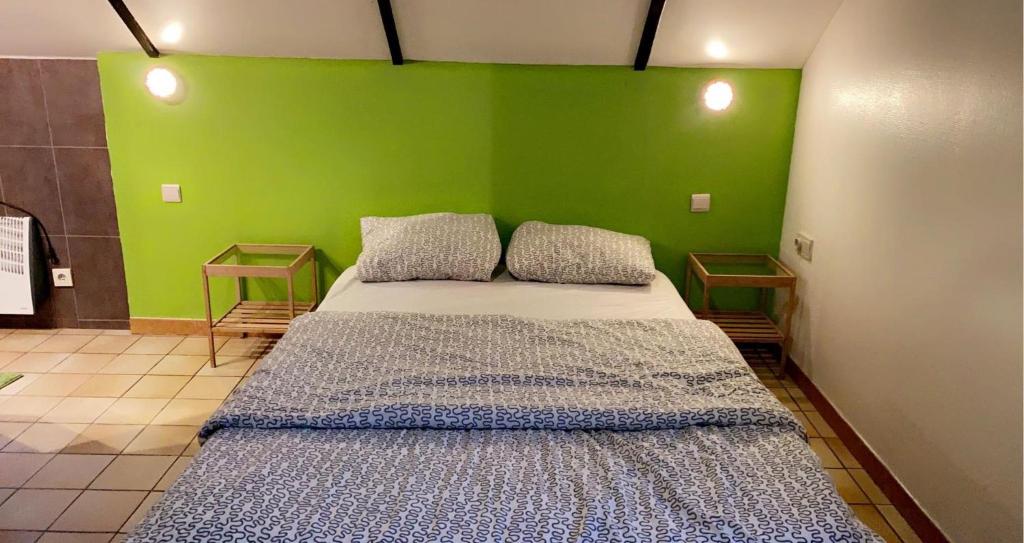 Postel nebo postele na pokoji v ubytování Gîte du sanglier
