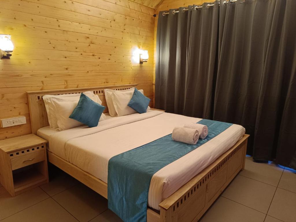 Postel nebo postele na pokoji v ubytování Sand Tent Beach Resort Patnem