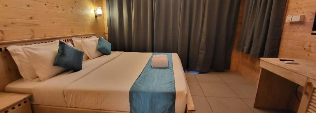 Postel nebo postele na pokoji v ubytování Sand Tent Beach Resort Patnem