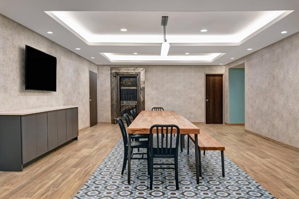 TownePlace Suites by Marriott Cincinnati Downtown photo