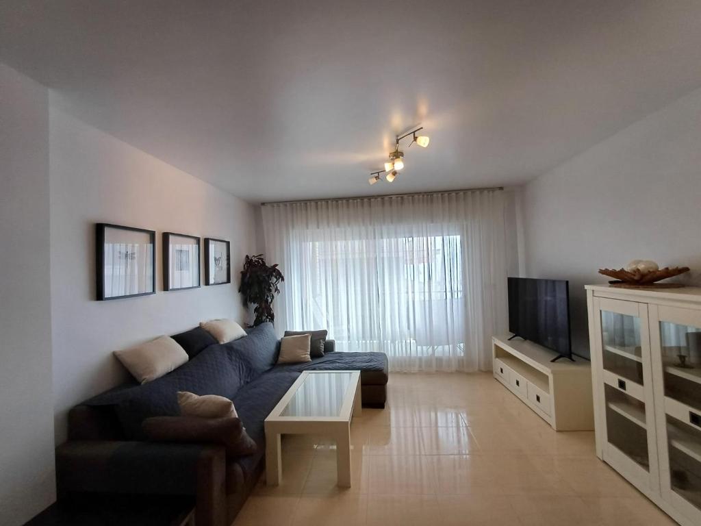 TV a/nebo společenská místnost v ubytování Шикарная квартира на первой линии -Luxury apartment on the first line sea