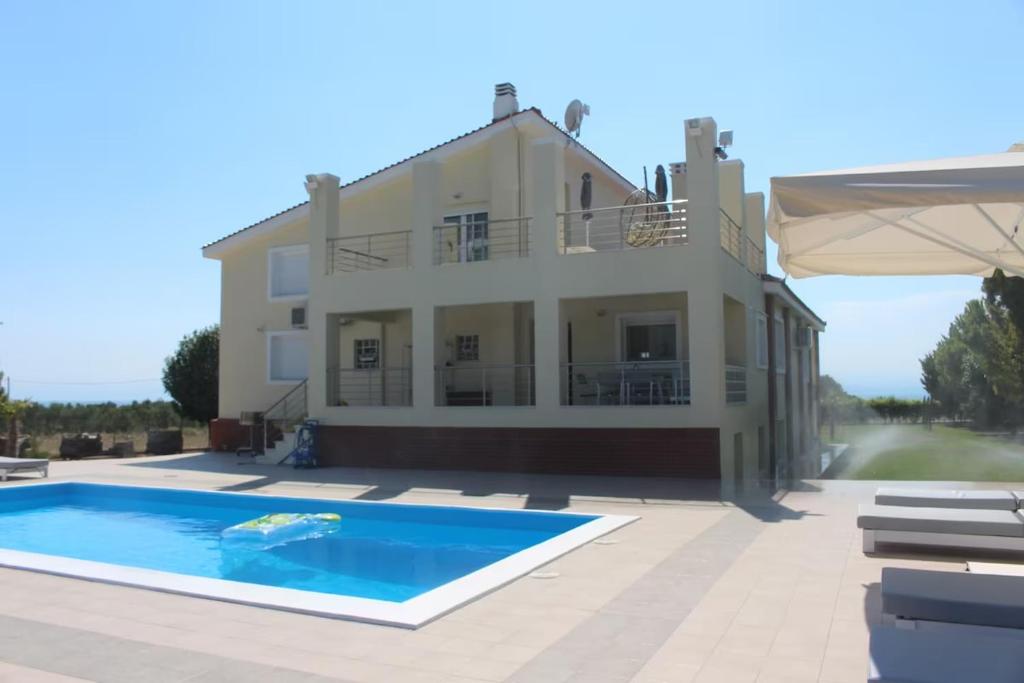 Πισίνα στο ή κοντά στο Villa Pantelis