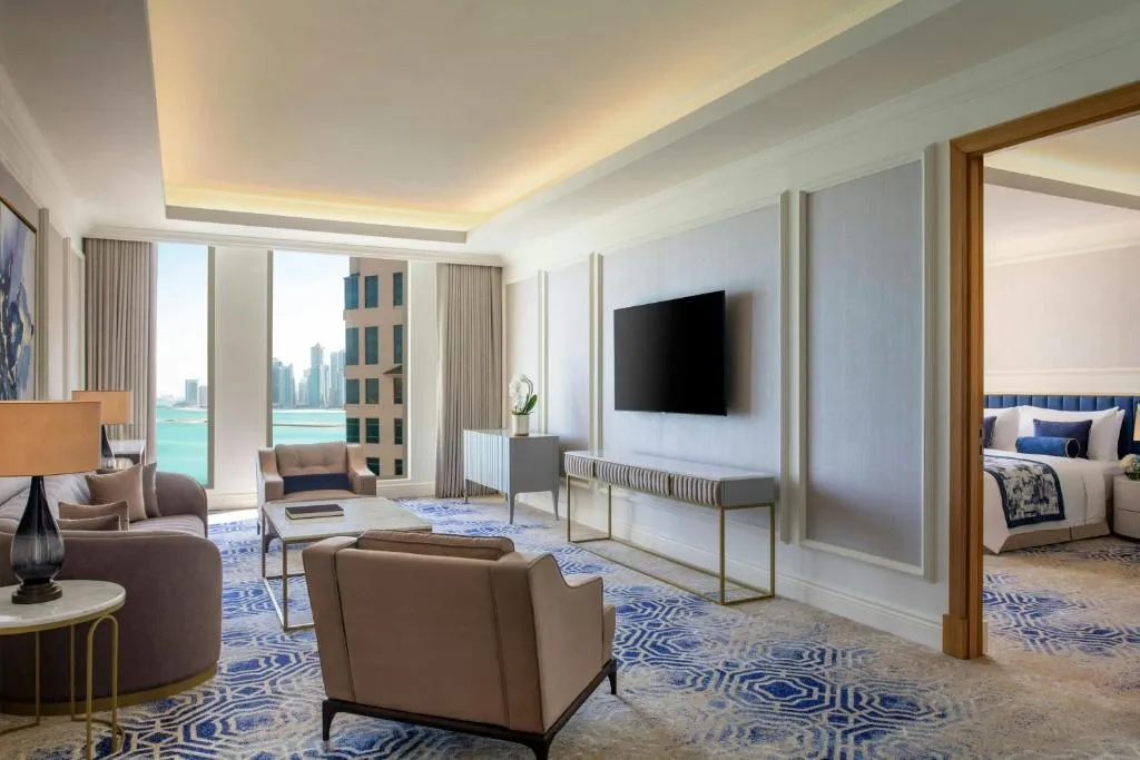 John Jacob Suite, 1 Bedroom Larger Suite, 1 King, Sea View, Corner room
