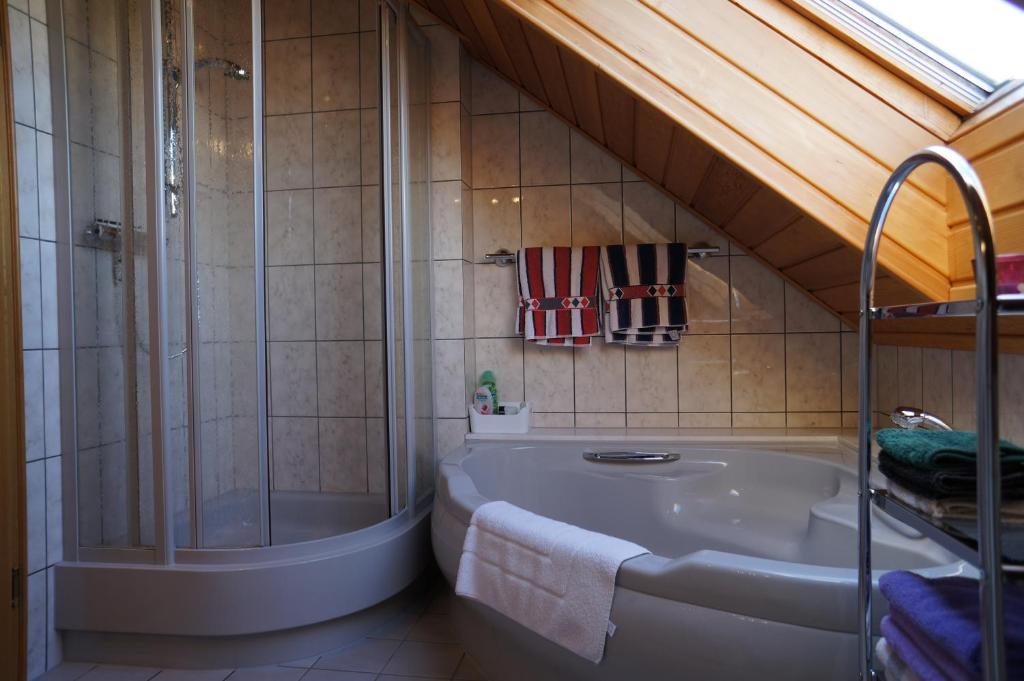 Koupelna v ubytování Ferienwohnung Bleialf