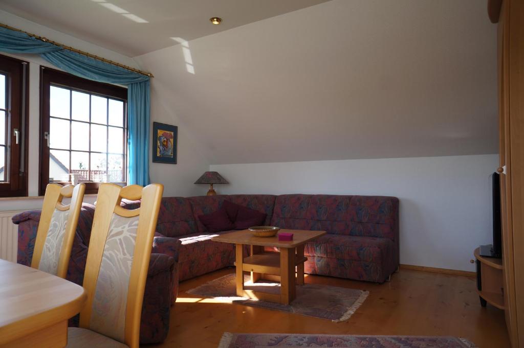 Posezení v ubytování Ferienwohnung Bleialf