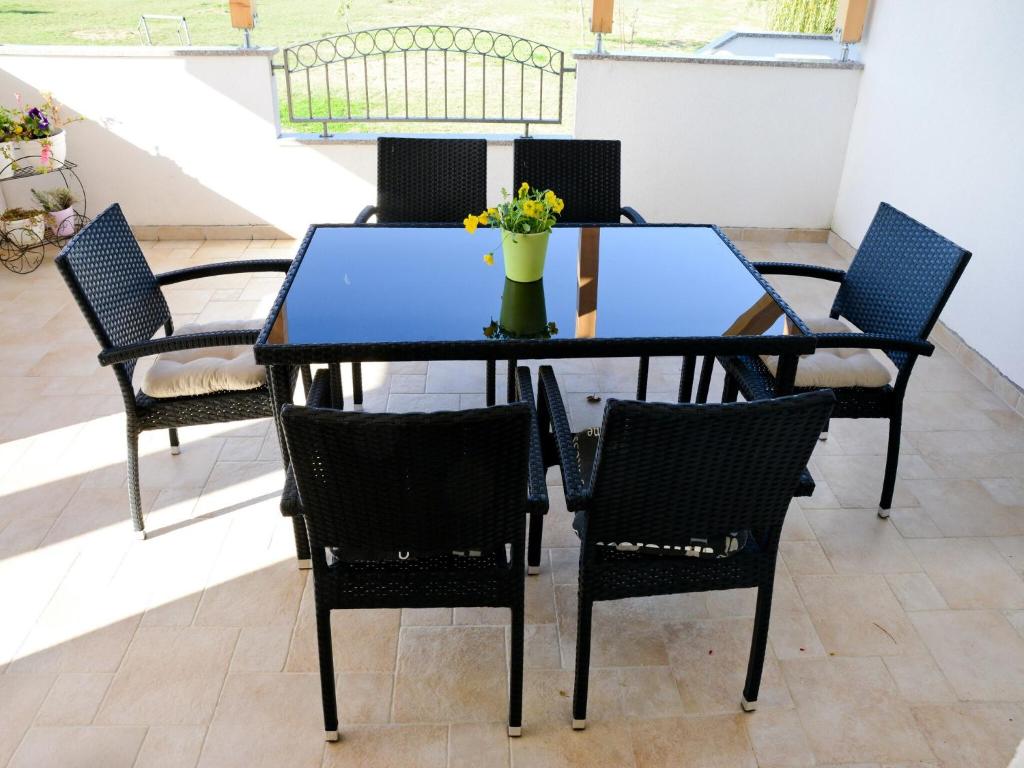 Fotografia z galérie ubytovania Apartment in Ljubac near the Sea v destinácii Ljubač