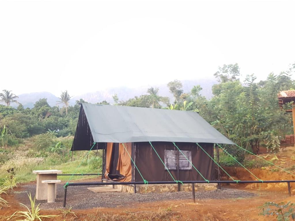 Příroda nedaleko luxury tent