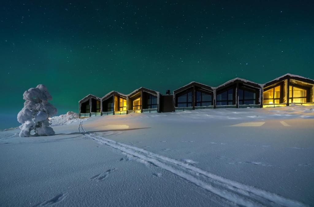 Star Arctic Hotel v zimě