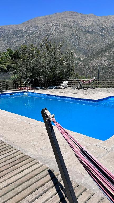 Bazén v ubytování Las lomitas de Guayacan, Cabañas y Spa nebo v jeho okolí