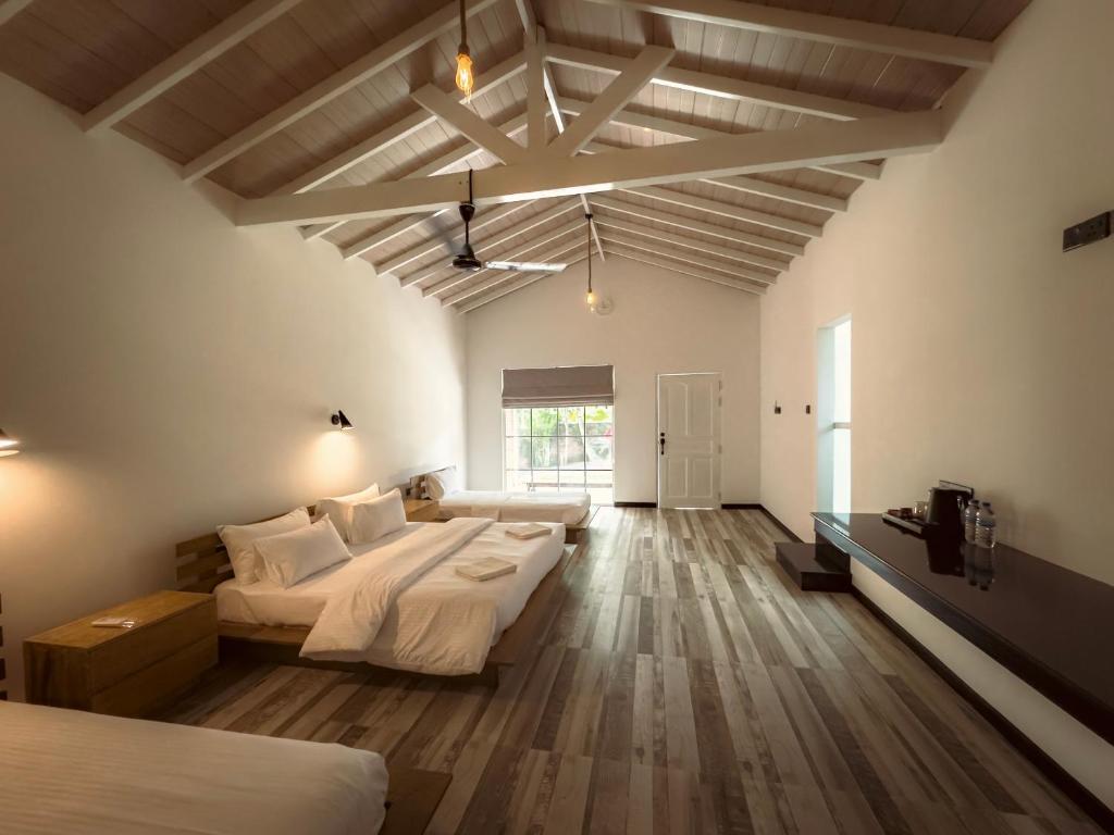 Airport Green Olive Villa - 8