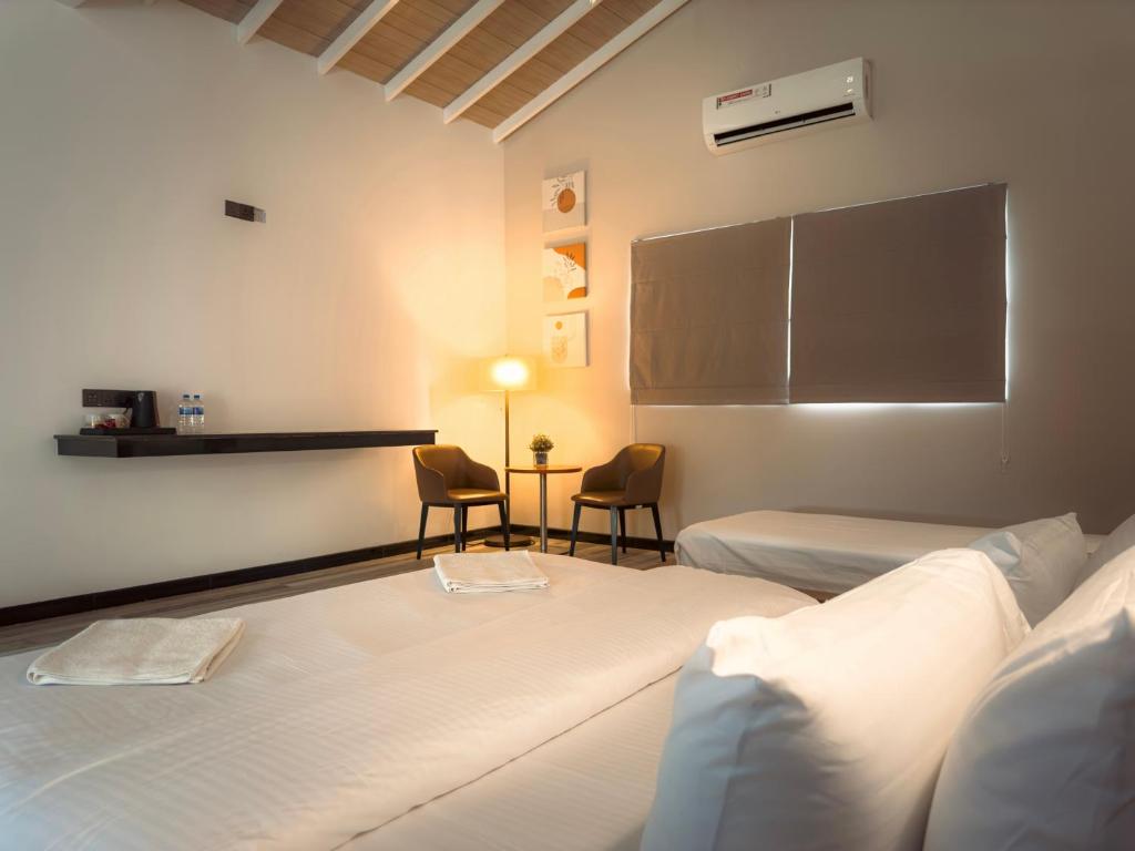 Airport Green Olive Villa - 10