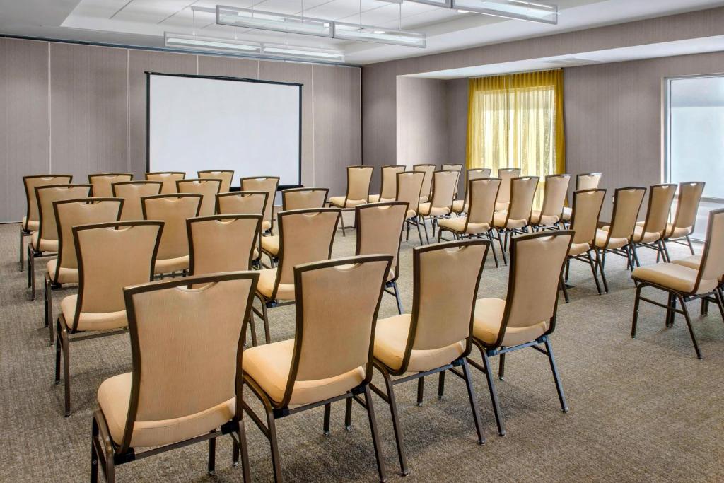 Konferenční prostory v ubytování SpringHill Suites Long Island Brookhaven