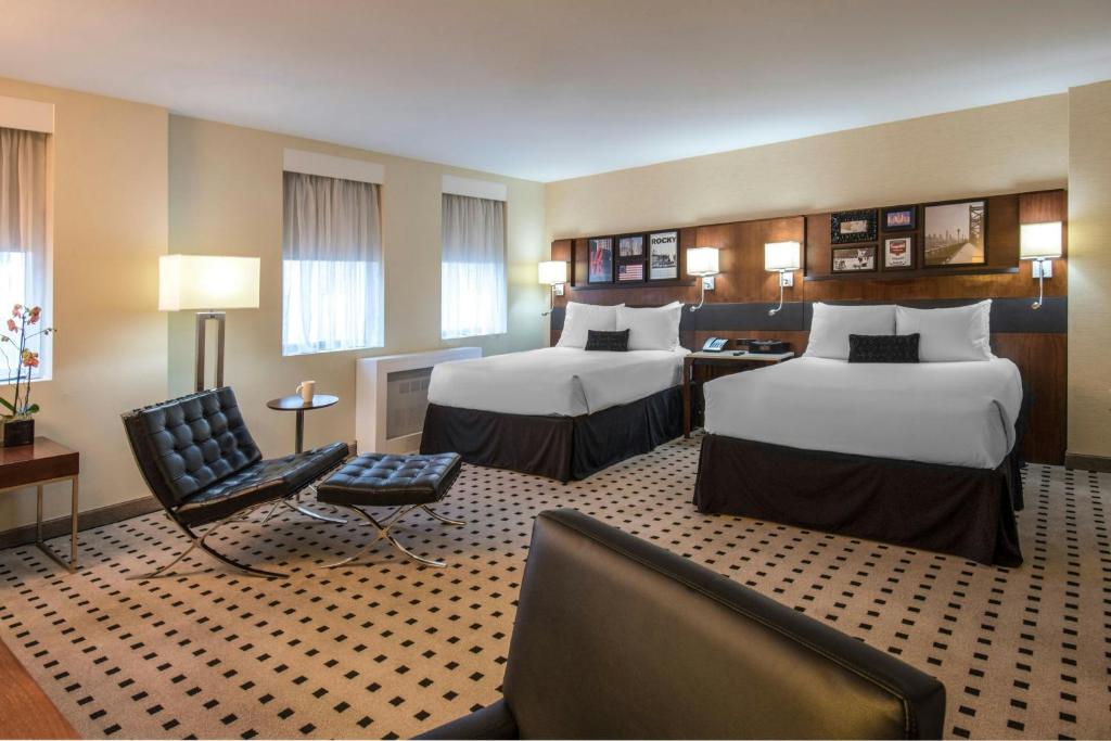 Postel nebo postele na pokoji v ubytování The Warwick Hotel Rittenhouse Square Philadelphia